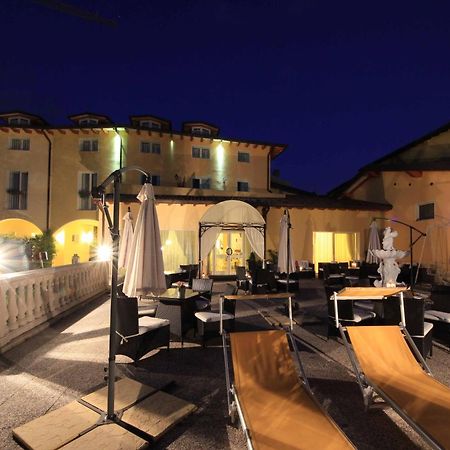 Borgo Dei Poeti Romantik Hotel Манерба-дель-Гарда Экстерьер фото
