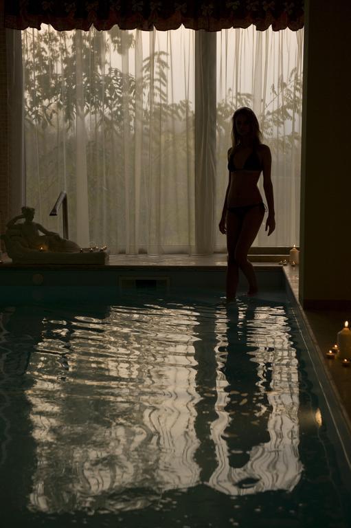Borgo Dei Poeti Romantik Hotel Манерба-дель-Гарда Экстерьер фото