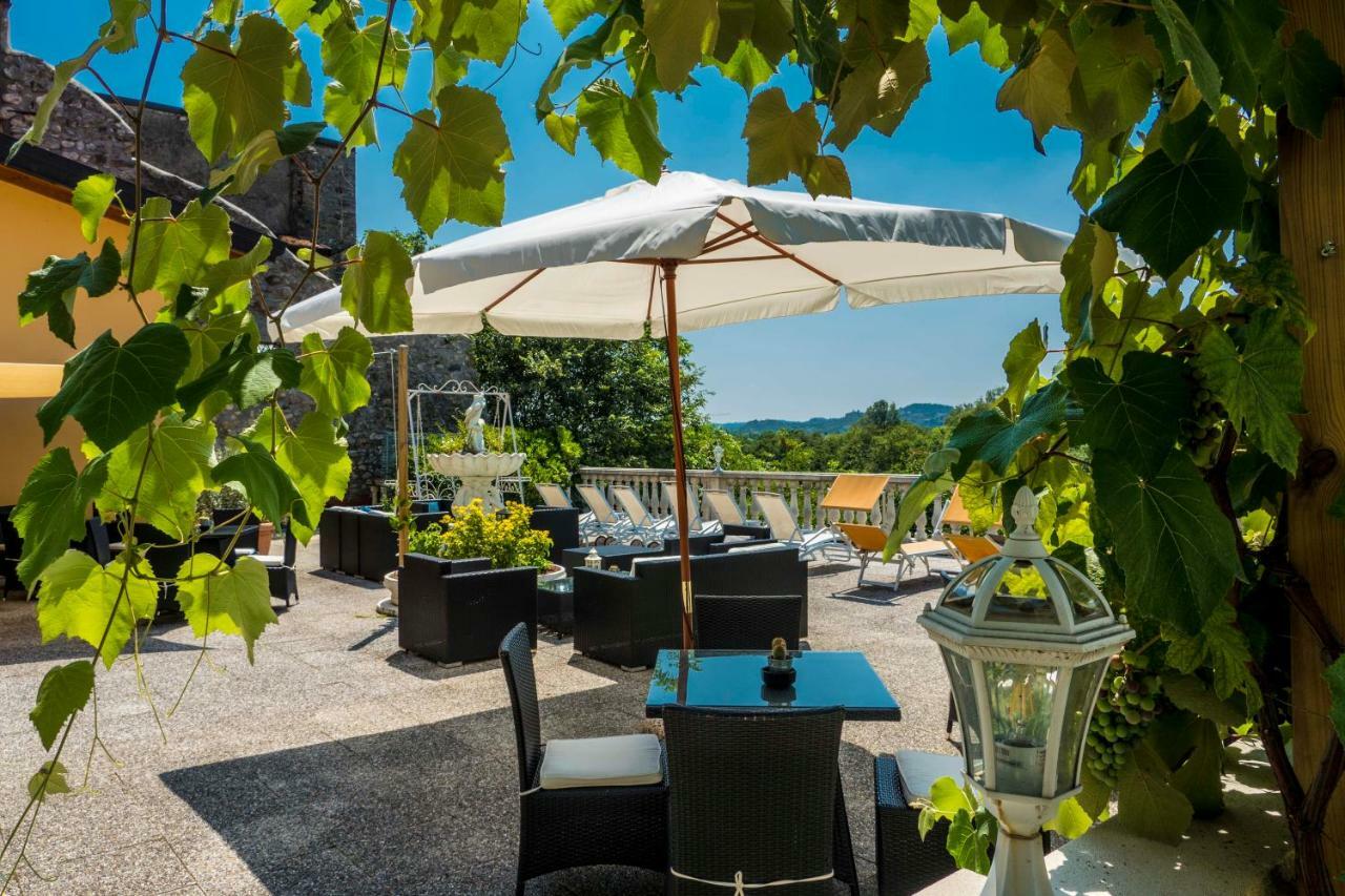 Borgo Dei Poeti Romantik Hotel Манерба-дель-Гарда Экстерьер фото
